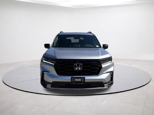 used 2025 Honda Pilot car, priced at $41,234