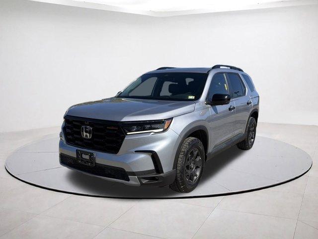used 2025 Honda Pilot car, priced at $43,434