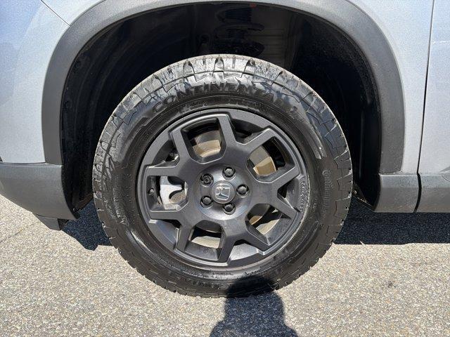 used 2025 Honda Pilot car, priced at $41,234