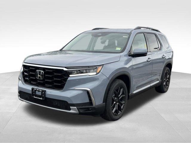 new 2025 Honda Pilot car, priced at $50,621