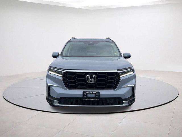 new 2025 Honda Pilot car, priced at $48,065