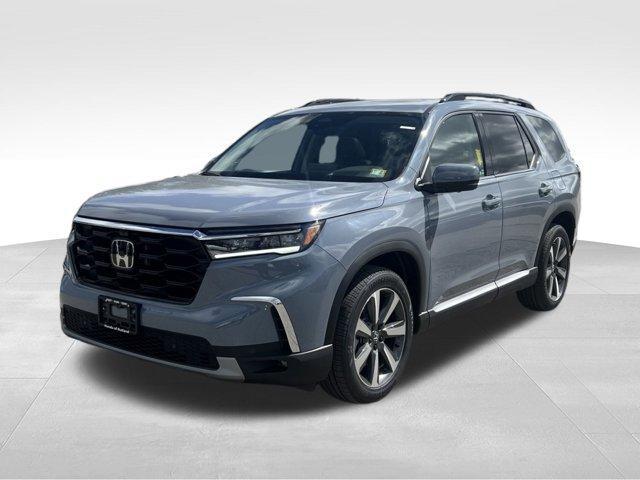 new 2025 Honda Pilot car, priced at $52,118