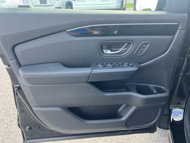 new 2025 Honda Pilot car, priced at $48,852
