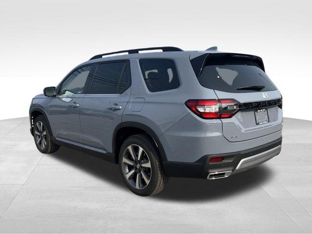 new 2025 Honda Pilot car, priced at $52,118