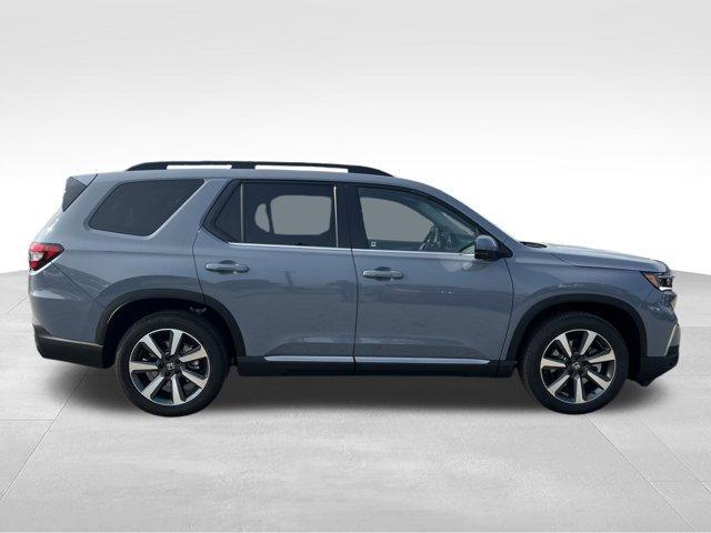 new 2025 Honda Pilot car, priced at $52,118