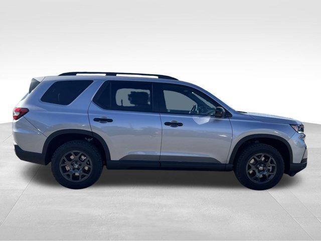 new 2025 Honda Pilot car, priced at $47,746