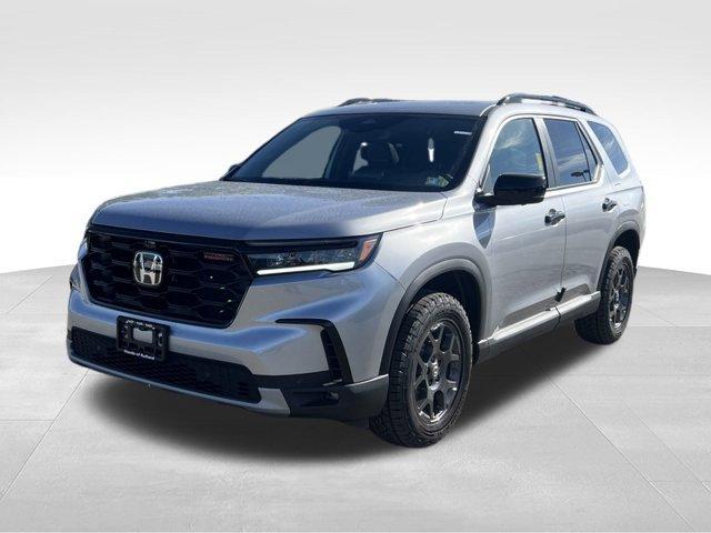 new 2025 Honda Pilot car, priced at $48,199