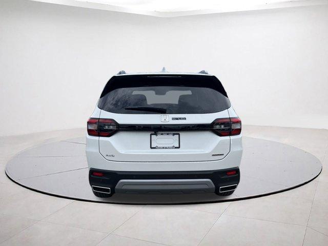 new 2025 Honda Pilot car, priced at $48,105