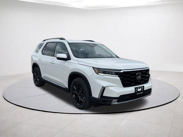 new 2025 Honda Pilot car, priced at $48,105