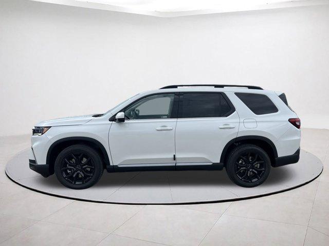 new 2025 Honda Pilot car, priced at $48,105