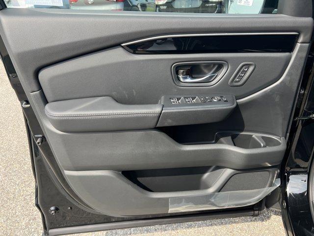 new 2025 Honda Pilot car, priced at $44,810