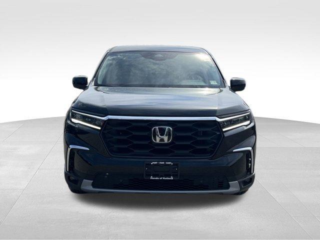 new 2025 Honda Pilot car, priced at $44,810