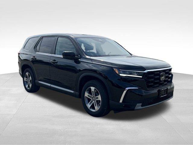 new 2025 Honda Pilot car, priced at $44,810