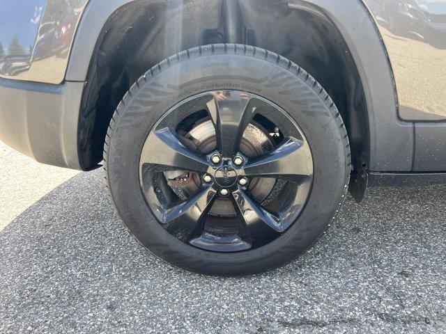 used 2019 Jeep Cherokee car, priced at $13,884