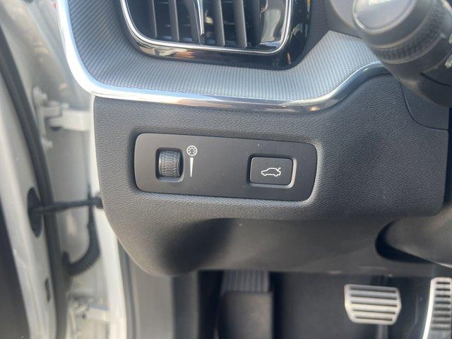 used 2022 Volvo XC60 car, priced at $38,921