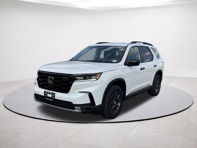 new 2025 Honda Pilot car, priced at $47,327