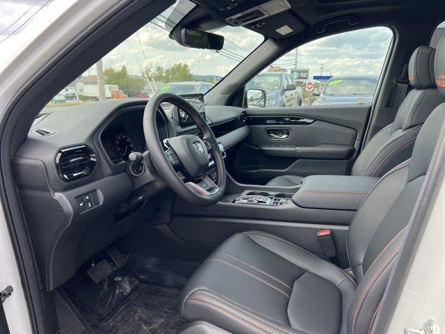 new 2025 Honda Pilot car, priced at $48,430