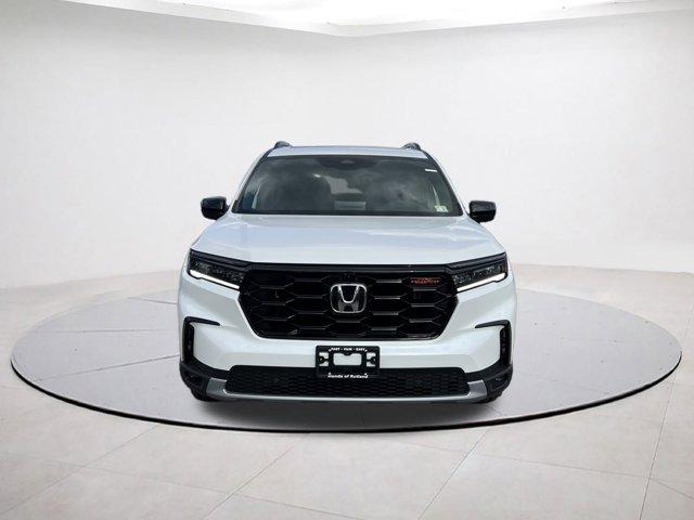 new 2025 Honda Pilot car, priced at $46,215