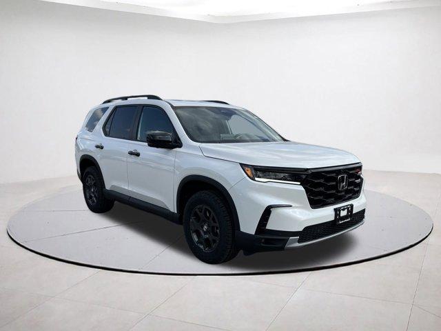new 2025 Honda Pilot car, priced at $46,215