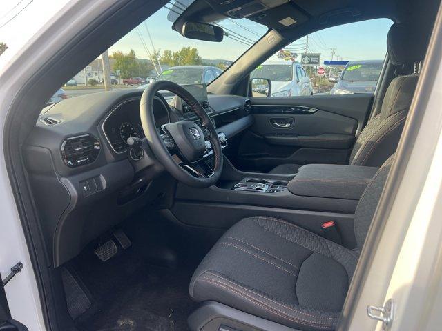 new 2025 Honda Pilot car, priced at $41,943