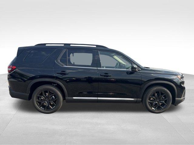 new 2025 Honda Pilot car, priced at $50,670