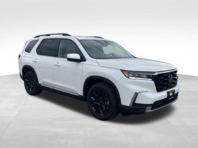 new 2025 Honda Pilot car, priced at $50,862