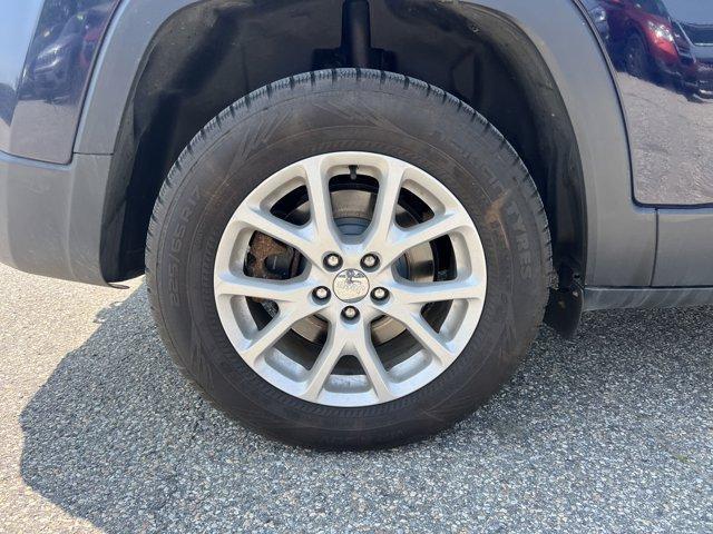 used 2016 Jeep Cherokee car, priced at $11,144