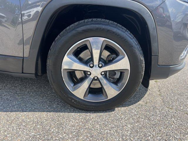 used 2019 Jeep Cherokee car, priced at $19,151