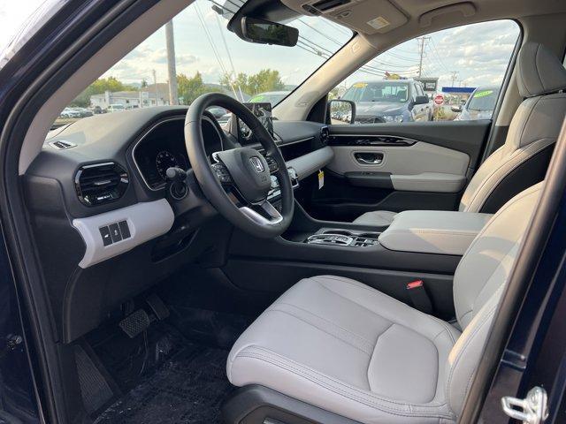 new 2025 Honda Pilot car, priced at $48,189