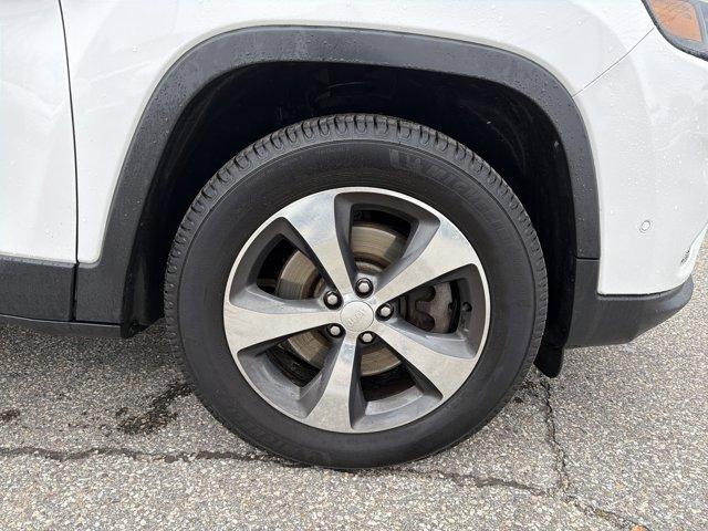 used 2019 Jeep Cherokee car, priced at $15,609