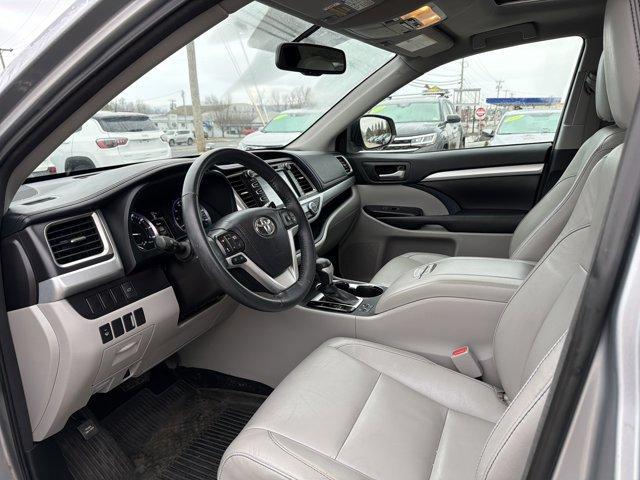 used 2016 Toyota Highlander car
