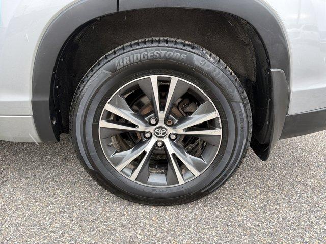 used 2016 Toyota Highlander car