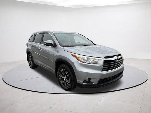 used 2016 Toyota Highlander car