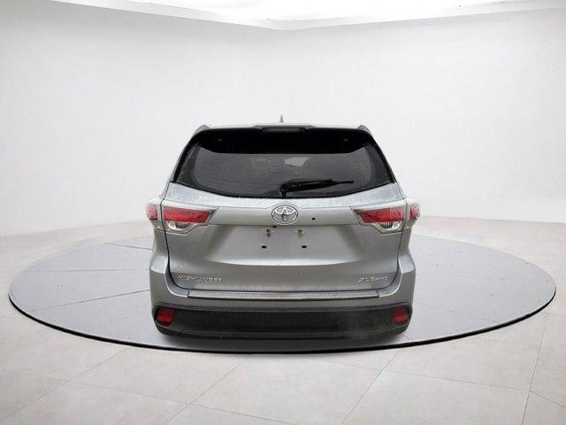 used 2016 Toyota Highlander car