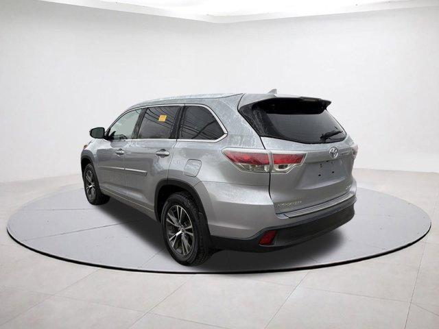 used 2016 Toyota Highlander car