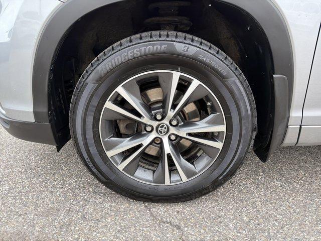 used 2016 Toyota Highlander car