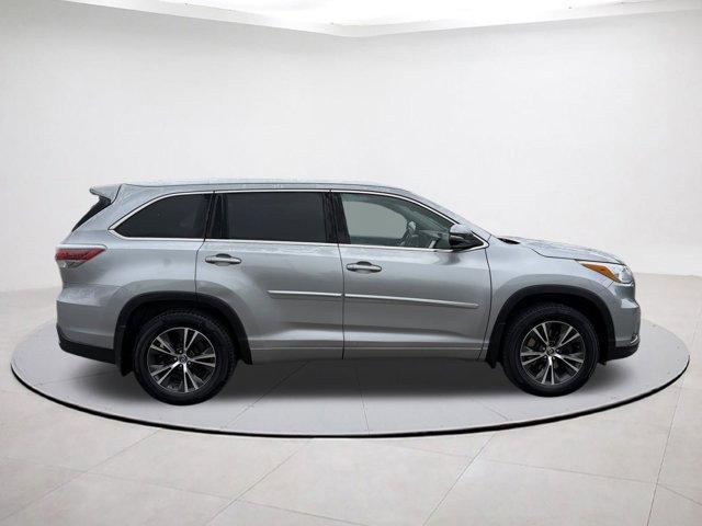 used 2016 Toyota Highlander car