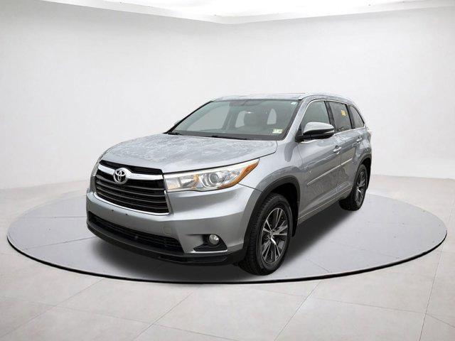 used 2016 Toyota Highlander car