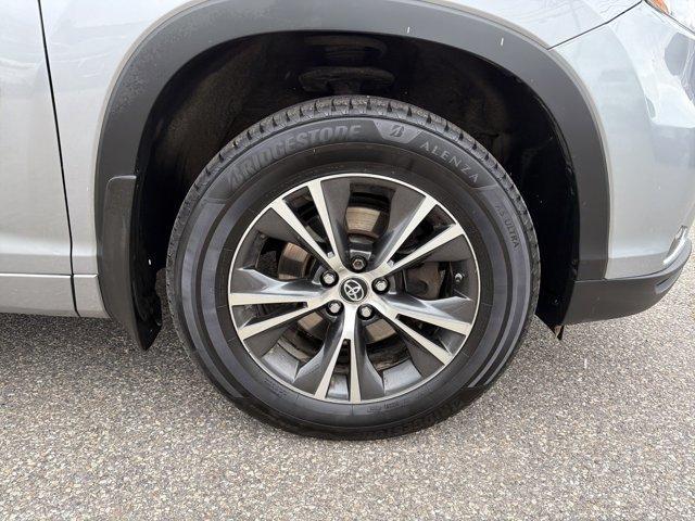 used 2016 Toyota Highlander car