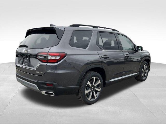 new 2025 Honda Pilot car, priced at $47,934