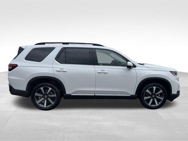 new 2025 Honda Pilot car, priced at $48,364