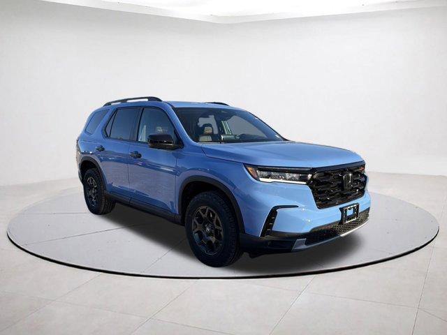 new 2025 Honda Pilot car, priced at $46,215