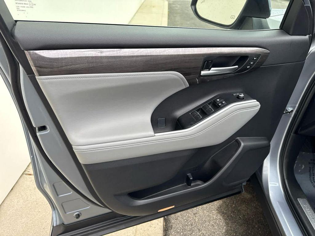 used 2023 Toyota Highlander car, priced at $41,975