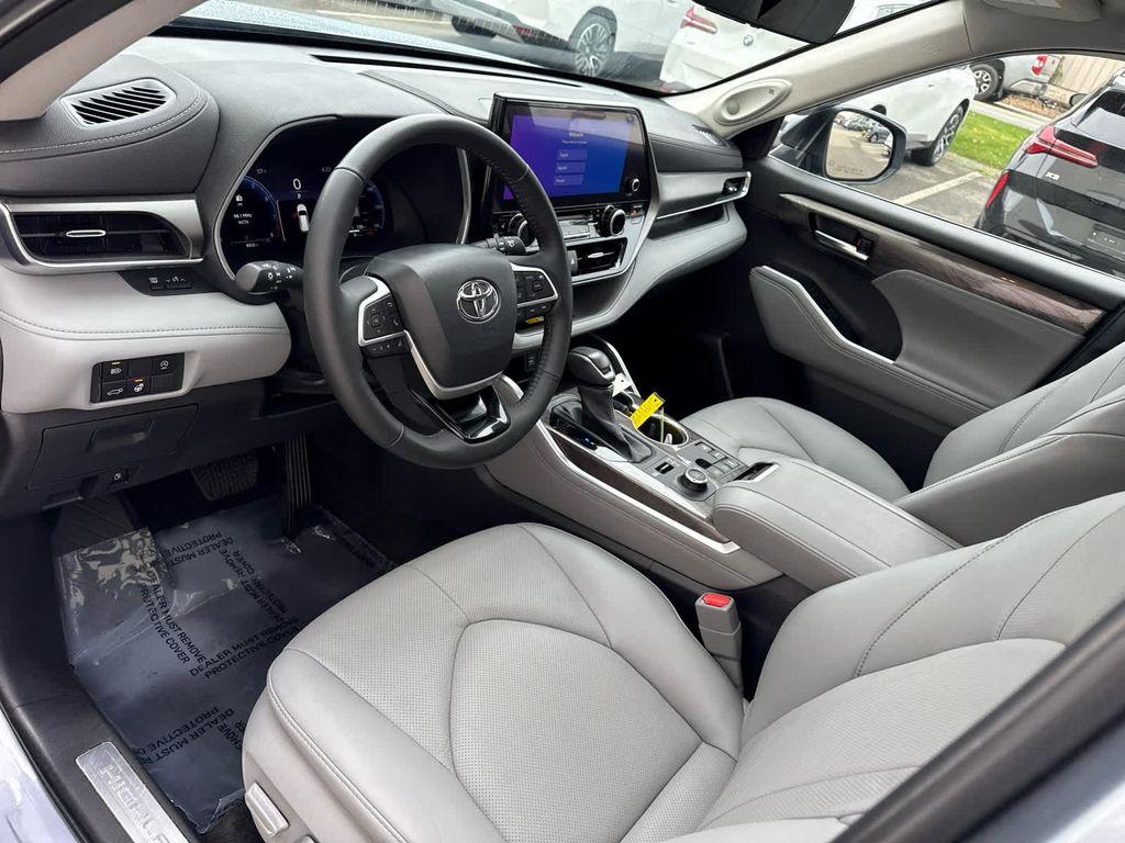 used 2023 Toyota Highlander car, priced at $41,975