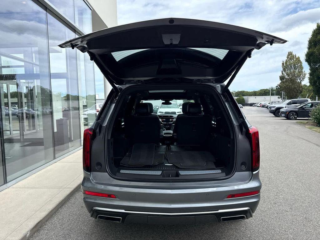 used 2022 Cadillac XT6 car, priced at $31,175