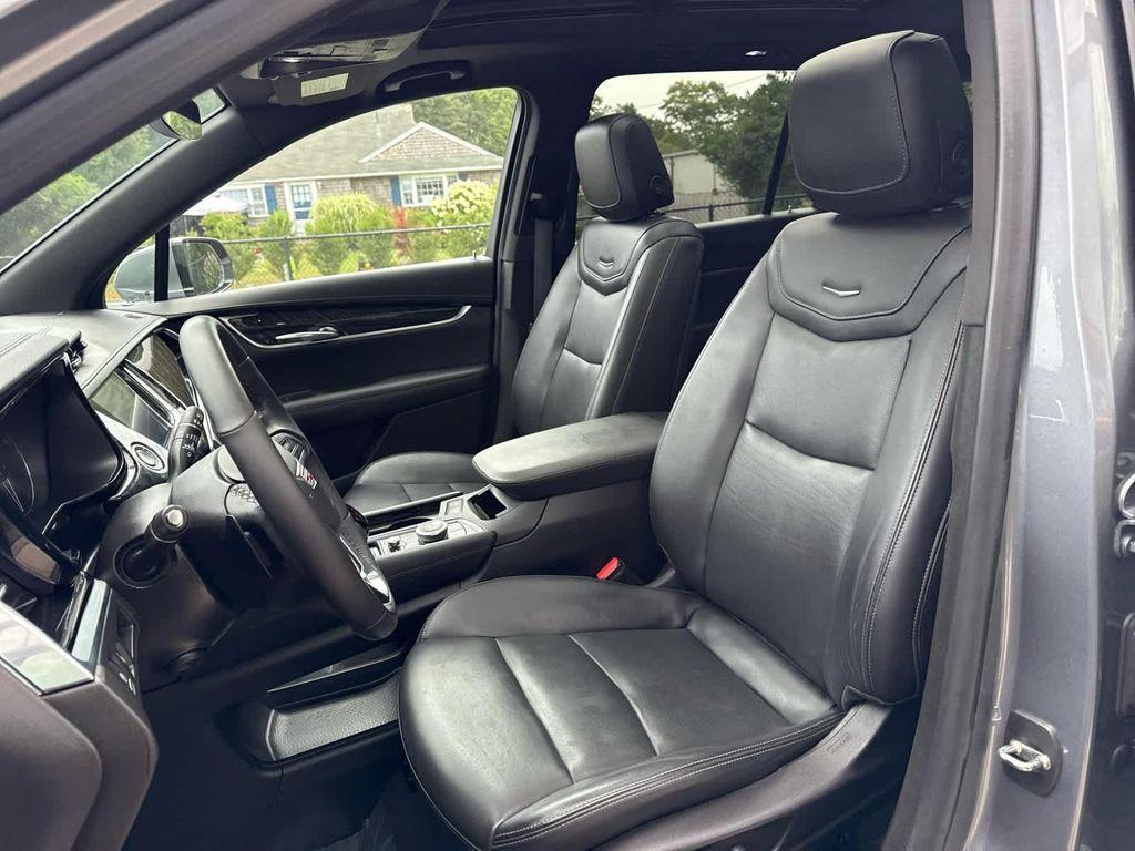 used 2022 Cadillac XT6 car, priced at $31,175
