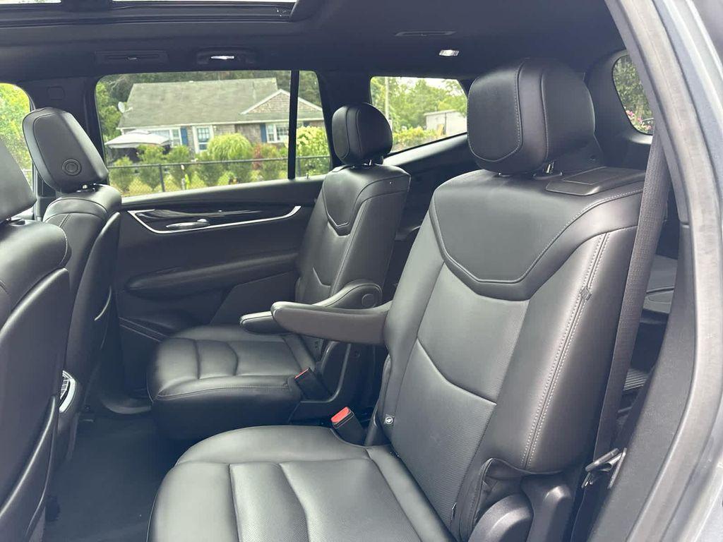used 2022 Cadillac XT6 car, priced at $31,175