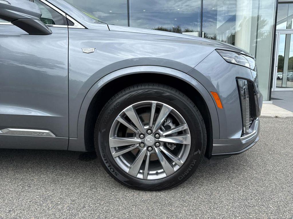 used 2022 Cadillac XT6 car, priced at $31,175