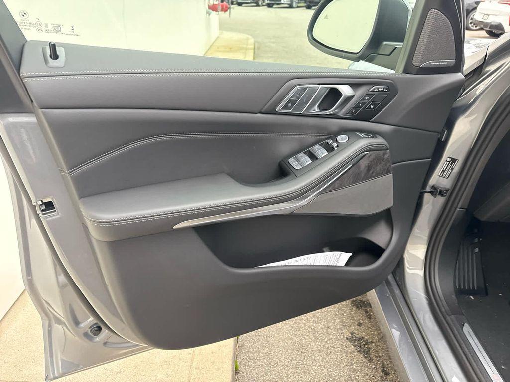 new 2026 BMW X7 car, priced at $91,465