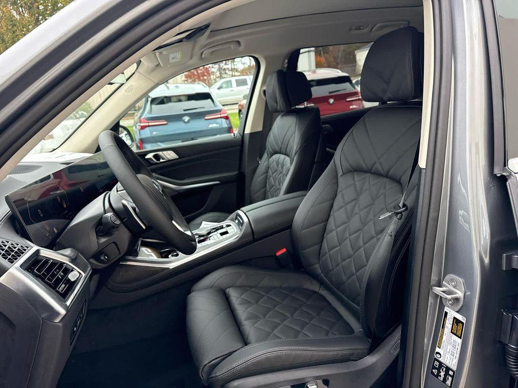 new 2026 BMW X7 car, priced at $91,465
